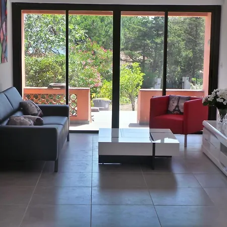 Santiago 2628 لي إيسامبر