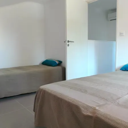 Santiago 2628 فيلة